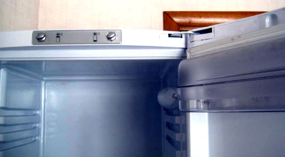 Перевесить двери холодильника в Краснозаводске | Вызов мастера по холодильникам на дом
